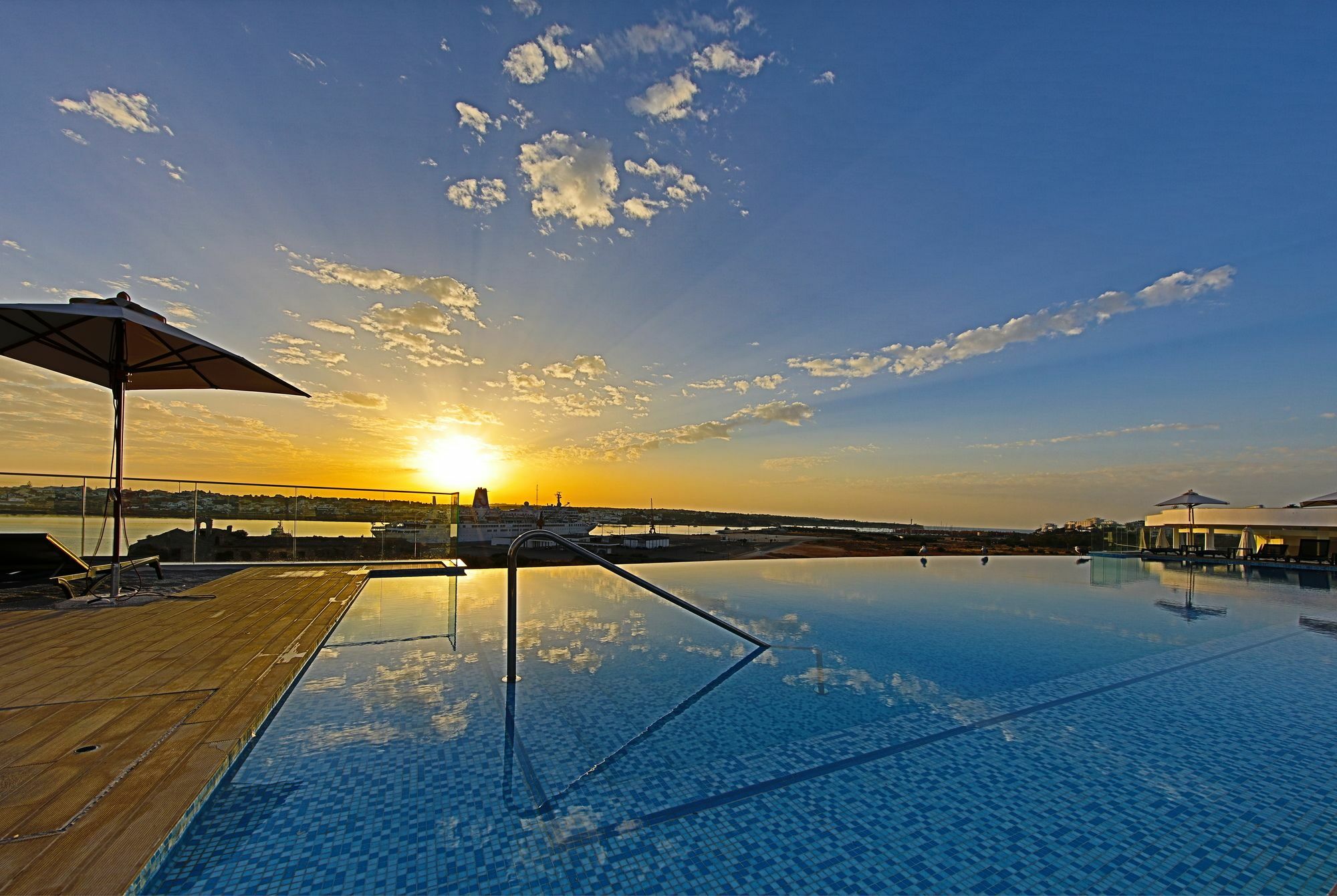Jupiter Marina Hotel - Couples & Spa (Adults Only) 波尔蒂芒 外观 照片
